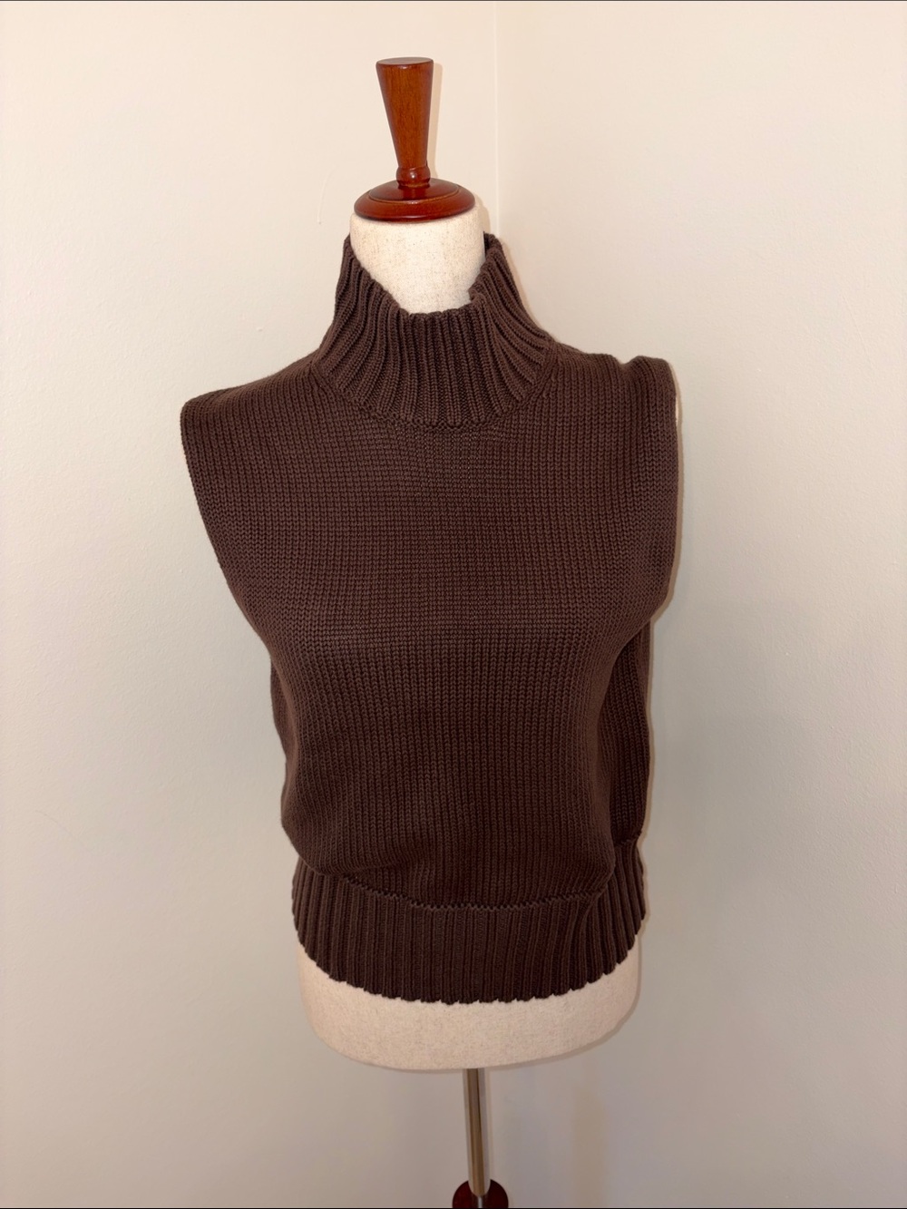 Abercrombie & Fitch Brown Sleeveless Turtleneck Sweater Vest